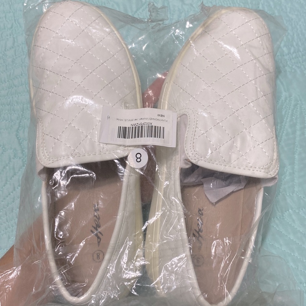 BRAND NEW white slides size 8